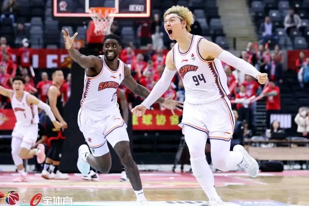 重要比赛前球队备受社会关注 重要比赛前球队备受社会关注