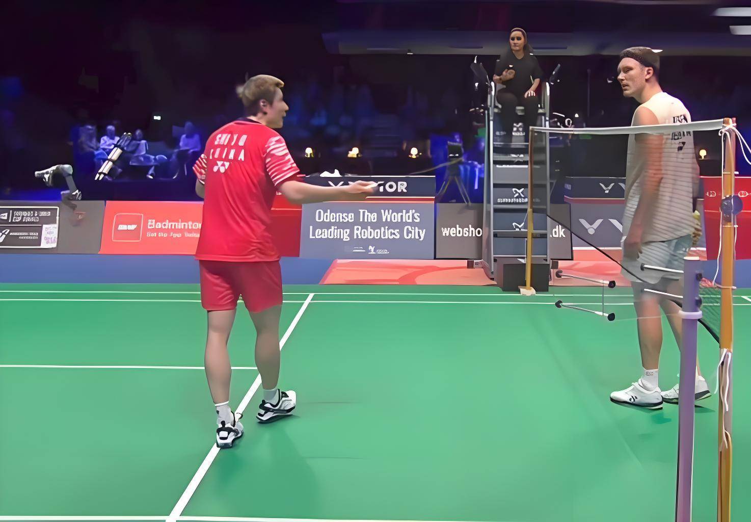 丹麦队鏖战韩国队，安赛龙点燃赛场