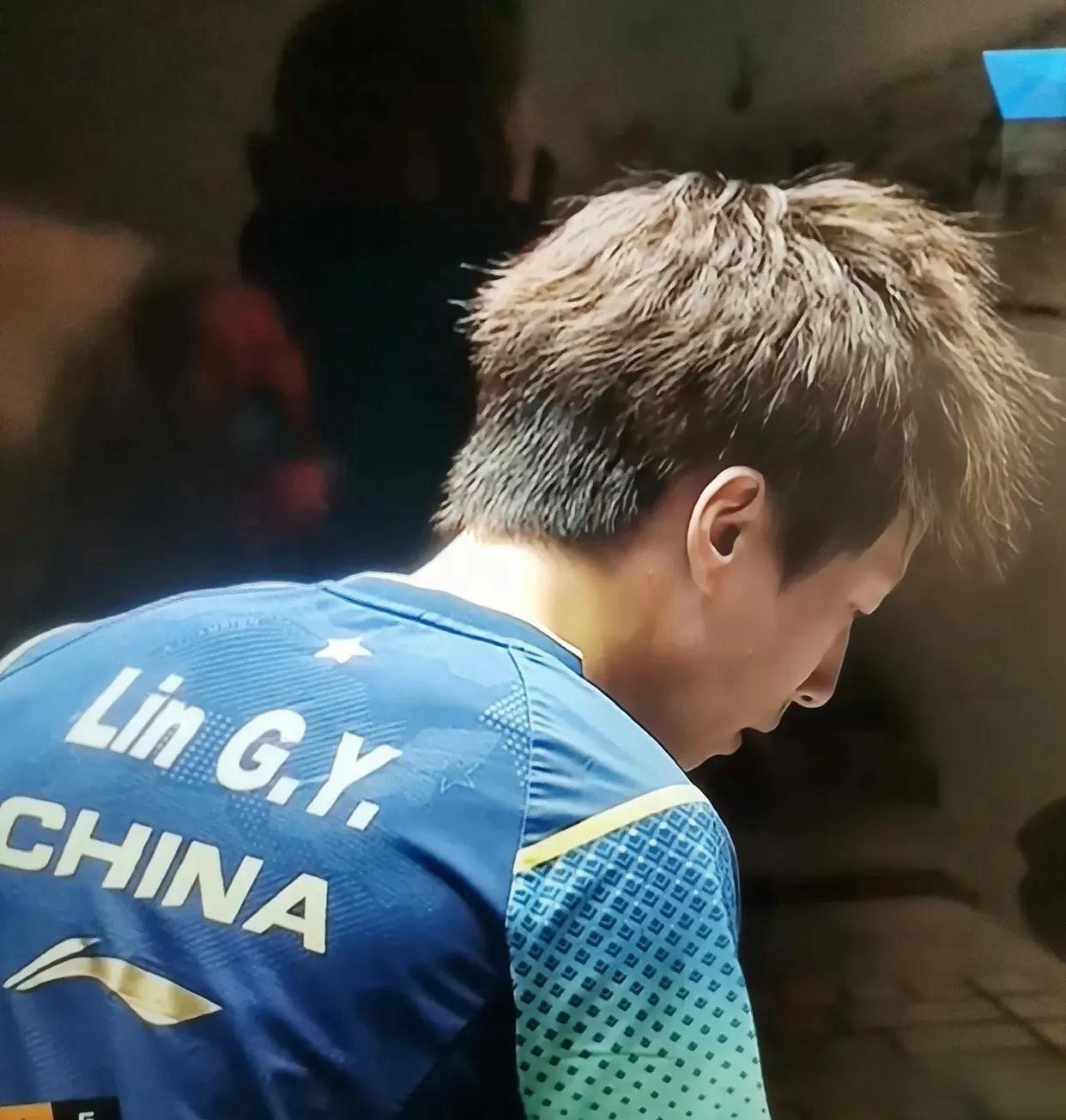 中国队横扫瑞典队，林高远点燃赛场