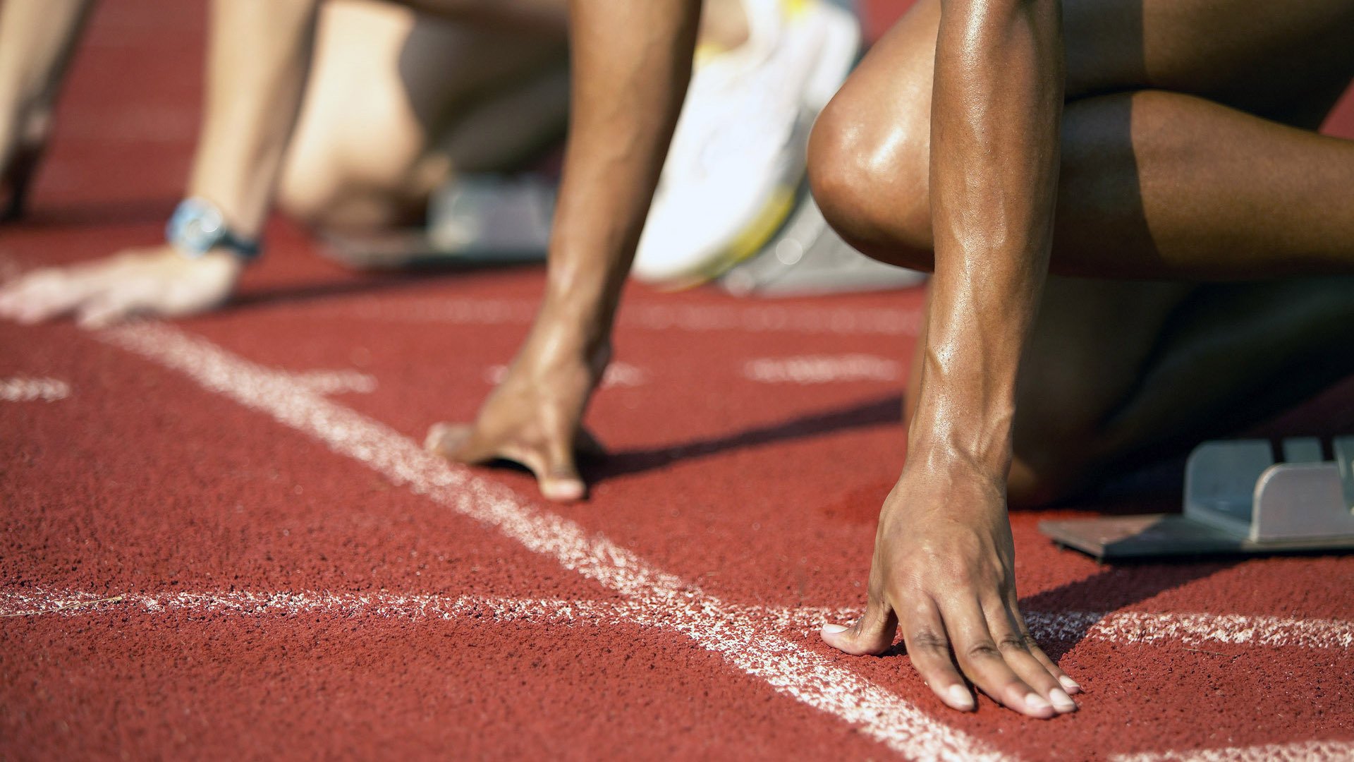 F1新赛季揭幕战之夜,伊萨克惊艳四座,一场属于未来的宣言